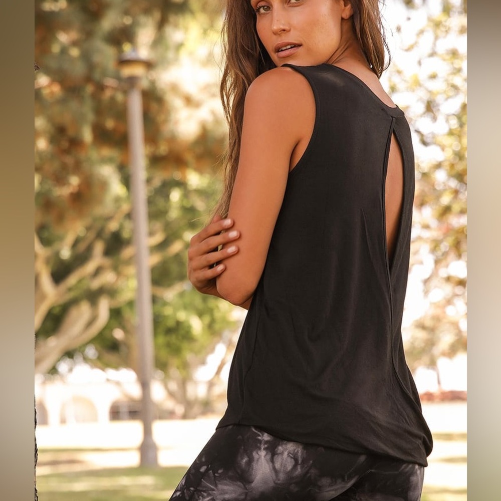 Lulus - Leveling Up Black Cutout Muscle Tank Top - like new - M